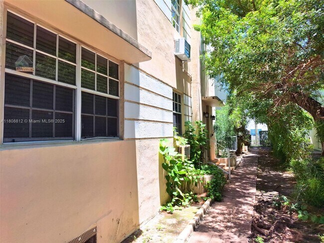 1307 Euclid Ave in Miami Beach, FL - Building Photo - Building Photo