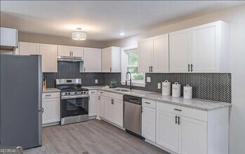 1523 Delia Dr in Decatur, GA - Building Photo - Building Photo