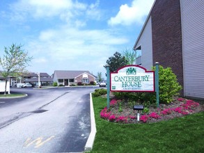 Canterbury House Apartments - Batesville in Batesville, IN - Foto de edificio - Building Photo