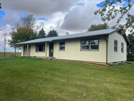 5079 Byers Rd in Kirkland, IL - Building Photo