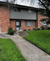 105 W Silver Sands Dr