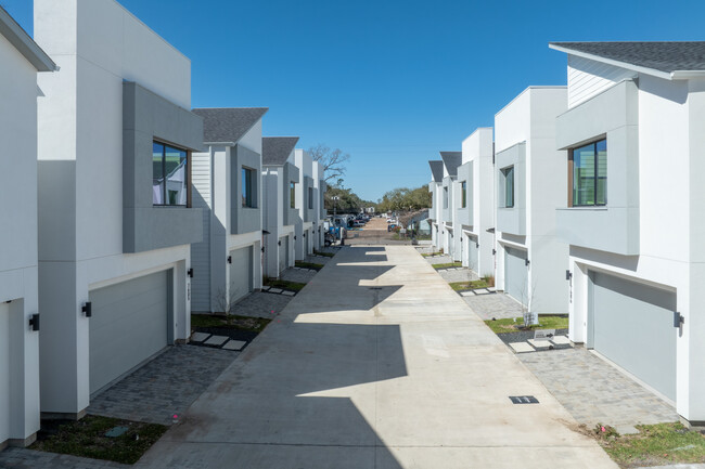 Villas De Marbella in Houston, TX - Building Photo - Building Photo