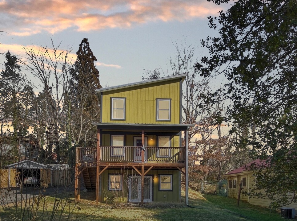 58 Belmont Ave-Unit -B in Asheville, NC - Building Photo