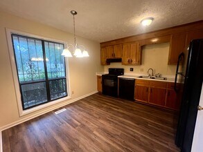 417 Nottingham Dr in Fayetteville, NC - Building Photo - Building Photo