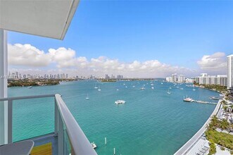 1000 West Ave, Unit 1524 in Miami Beach, FL - Building Photo - Building Photo