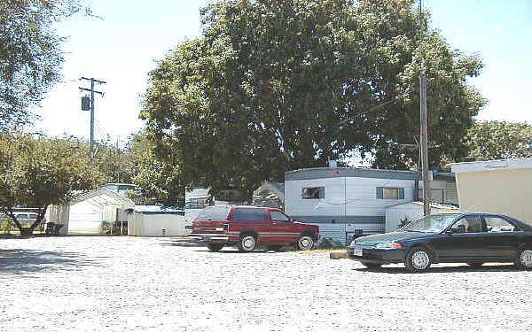 Tanner Trailer Park in Los Banos, CA - Building Photo