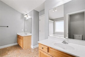 4072 Creekrun Cir, Unit Apt. #1 in Buford, GA - Building Photo - Building Photo