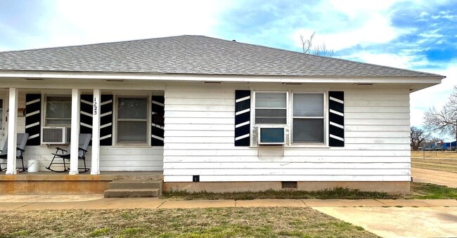 property at 1225 S Jefferson St