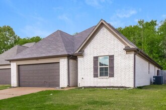 9500 Eckley Pl in Cordova, TN - Building Photo - Building Photo
