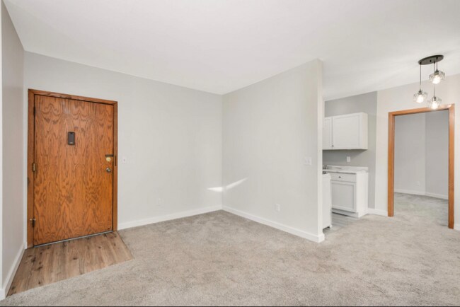3308 Girard Ave S, Unit 102 in Minneapolis, MN - Building Photo - Building Photo