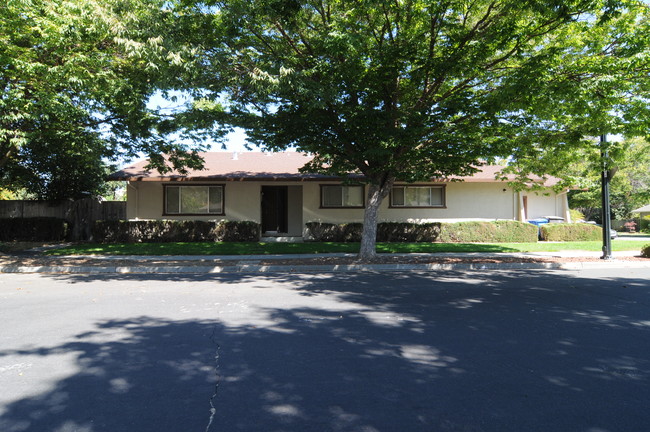 393-395 Pinehurst Ave in Los Gatos, CA - Building Photo - Building Photo