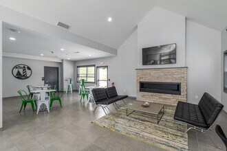 Harbor Club Apartments in Newark, DE - Building Photo - Interior Photo