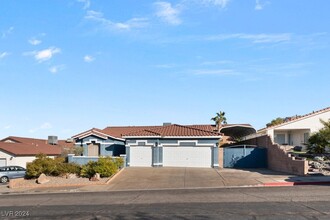 108 Crescent Bay St in Henderson, NV - Foto de edificio - Building Photo