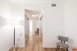 838 Pine Ave, Unit 113 in Long Beach, CA - Building Photo - Building Photo
