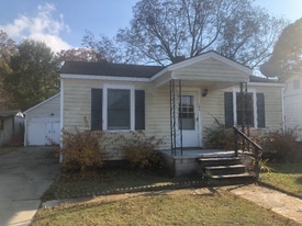 104 SW Hines St in Snow Hill, NC - Building Photo