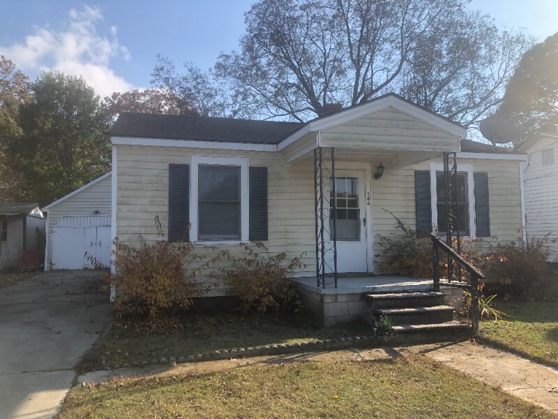 104 SW Hines St in Snow Hill, NC - Foto de edificio