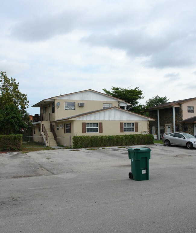 7331 NW 35th St in Hollywood, FL - Building Photo - Building Photo