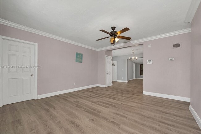 1351 NE 156th St in North Miami Beach, FL - Building Photo - Building Photo