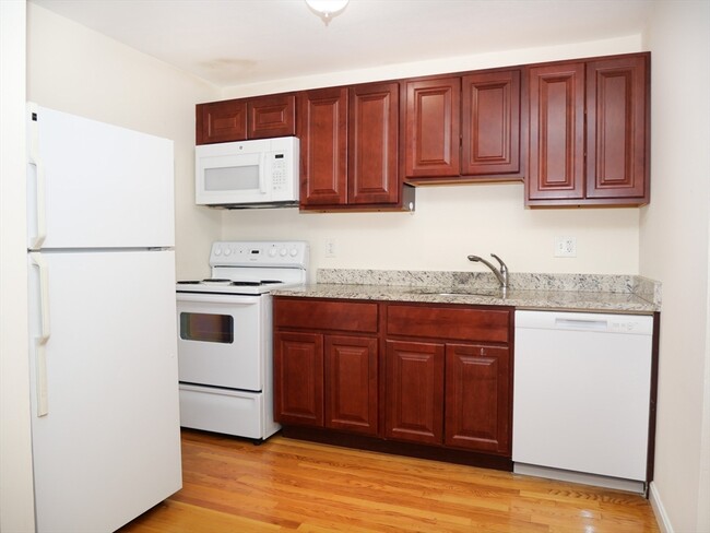 1048 Commonwealth Ave, Unit #26 in Boston, MA - Building Photo - Building Photo