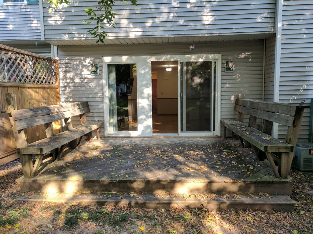 Fairfield Townhouses Apartments Cedarburg, WI Apartments For Rent