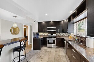 4715 Marquette Ave NE in Albuquerque, NM - Building Photo