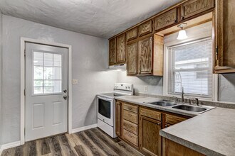 616 Davis Ave in Eau Claire, WI - Building Photo - Building Photo