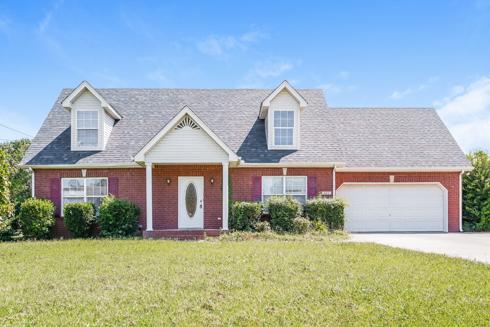 802 Stewart Valley Dr in Smyrna, TN - Foto de edificio