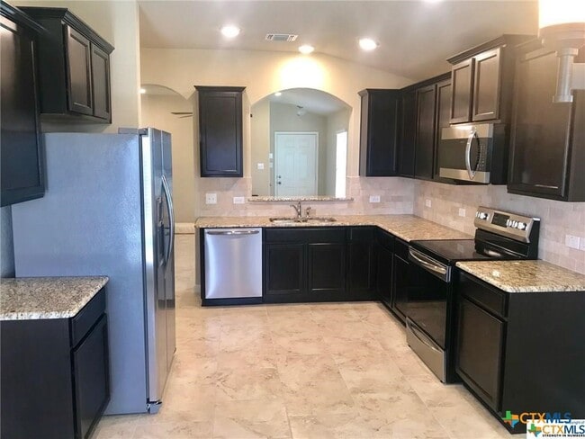 2282 Falcon Way in New Braunfels, TX - Foto de edificio - Building Photo