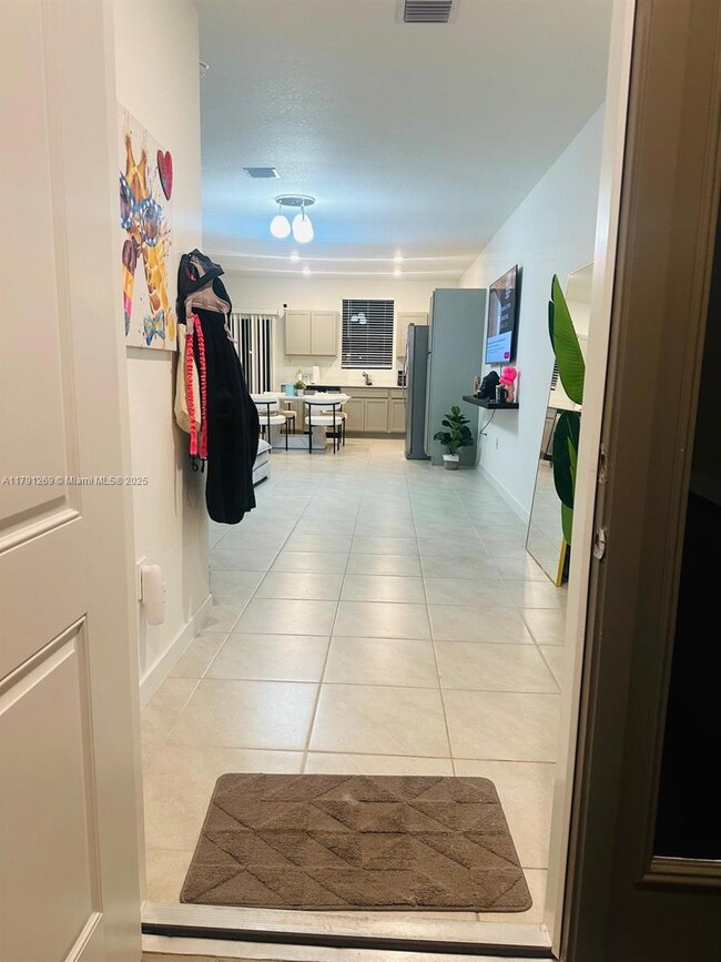 437 NE 13th St in Florida City, FL - Building Photo - Building Photo