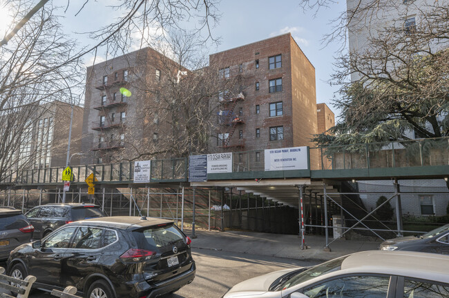 1176 Ocean Pky in Brooklyn, NY - Building Photo - Building Photo