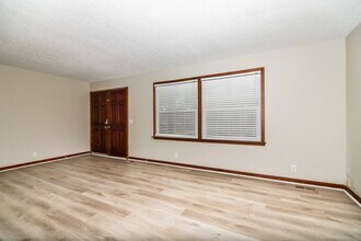 118 Cloverdale Ct in Hendersonville, TN - Building Photo - Building Photo