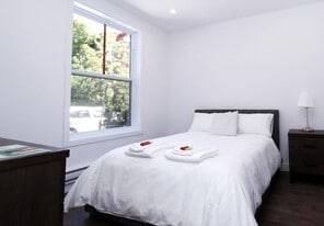 3774 De Bullion Rue in Montréal, QC - Building Photo