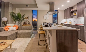Altura in Phoenix, AZ - Foto de edificio - Building Photo