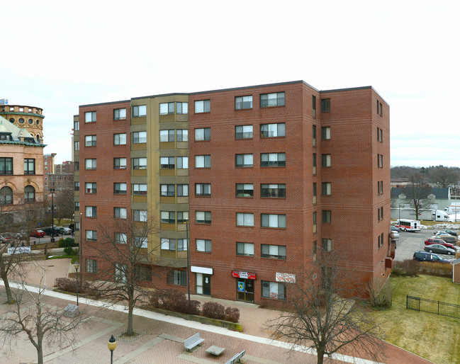 Brockton Commons in Brockton, MA - Foto de edificio - Building Photo