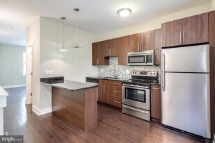 2012 W Girard Ave in Philadelphia, PA - Building Photo