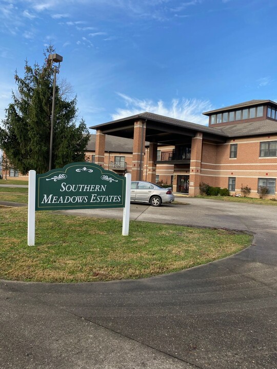 Southern Meadows in Lawrenceville, IL - Foto de edificio