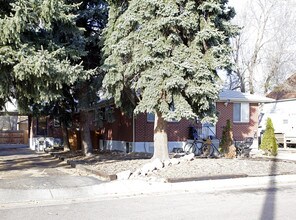 1st Street Apartments in Colorado Springs, CO - Foto de edificio - Building Photo