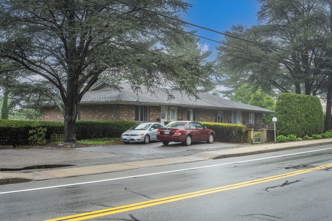 4610 Post Rd in East Greenwich, RI - Building Photo - Building Photo