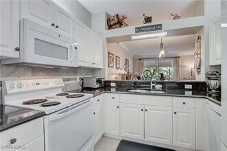 280 Robin Hood Cir, Unit 102 in Naples, FL - Building Photo - Building Photo