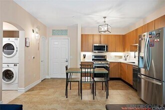 525 Eleventh Ave in San Diego, CA - Building Photo - Building Photo