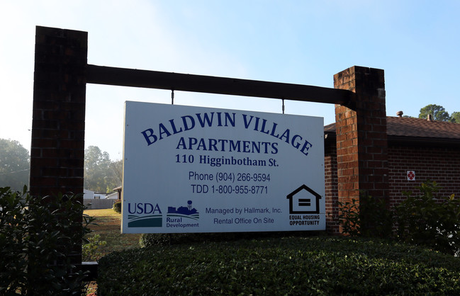 Baldwin Village Apartments in Baldwin, FL - Foto de edificio - Building Photo