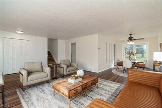 8671 Ashwood Dr in Strongsville, OH - Building Photo - Building Photo