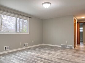 424 Springville Ave in Eggertsville, NY - Building Photo