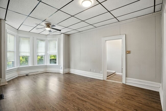 property at 325 Kirkwood Blvd