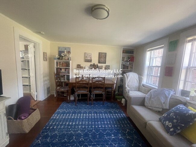 38 Gibson St, Unit 6B in Cambridge, MA - Building Photo - Building Photo