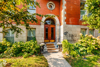 17 Chesterfield Av in Westmount, QC - Building Photo - Building Photo