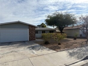 2005 Fontenelle St in Las Vegas, NV - Foto de edificio - Building Photo
