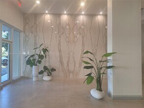 230 174th St in Sunny Isles Beach, FL - Building Photo - Building Photo