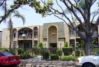 Rayen Apartments in Panorama City, CA - Foto de edificio - Building Photo