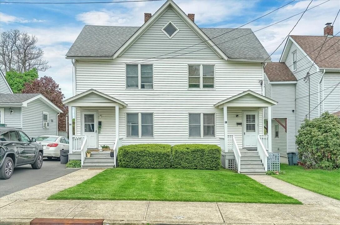 28 Firth St in Cornwall, NY - Foto de edificio